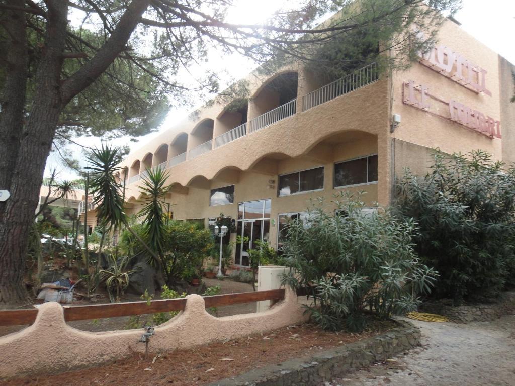 Hotel Le Colibri Lucciana  Buitenkant foto