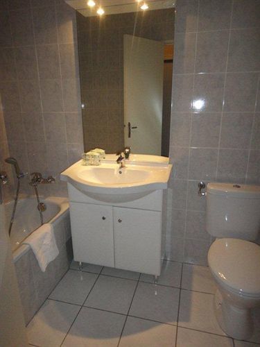 Hotel Le Colibri Lucciana  Buitenkant foto