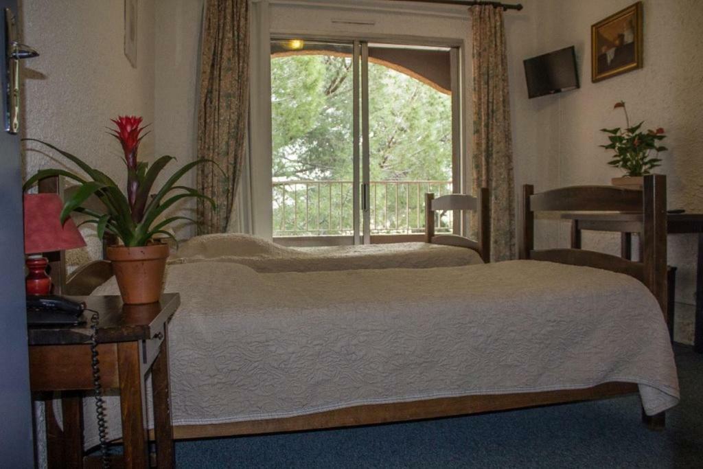 Hotel Le Colibri Lucciana  Buitenkant foto